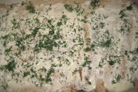 Рулет из лаваша с крабовыми палочками: шаг 1
