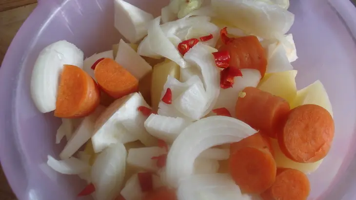Рёбрышки (слышь, молодой барашек, вах!) и овощная подушка для него (от меня...): шаг 6