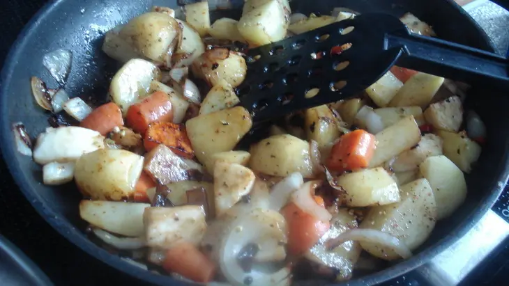 Рёбрышки (слышь, молодой барашек, вах!) и овощная подушка для него (от меня...): шаг 7