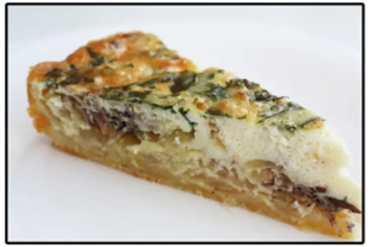 Пирог с консервированной рыбой и луком: шаг 2