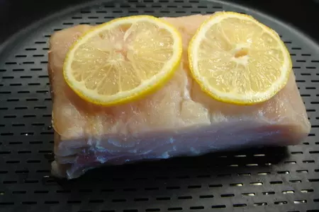 Белая рыба с соусом из свеклы и чипсами: шаг 1