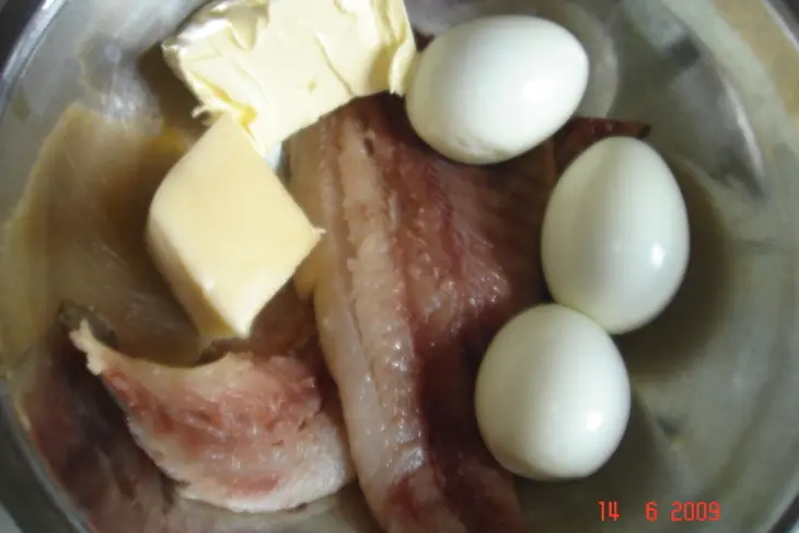 Селёдочная масса для бутербродов: шаг 1