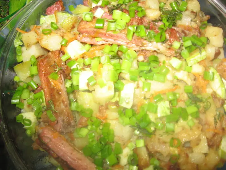 Рагу из кабачков с копчеными ребрышками: шаг 3