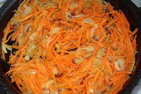 Голубцы в куриных шкурках на овощной подушке: шаг 2