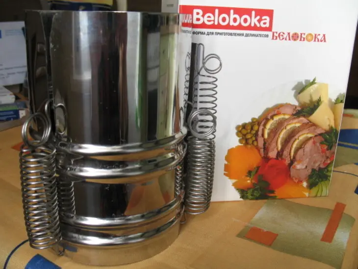 Мясо прессованное с наполнителями в ветчиннице: шаг 7