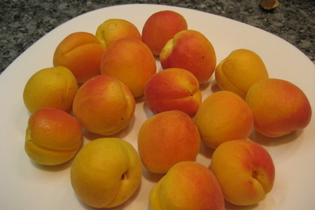 Булочки с фаршированными абрикосами: шаг 4