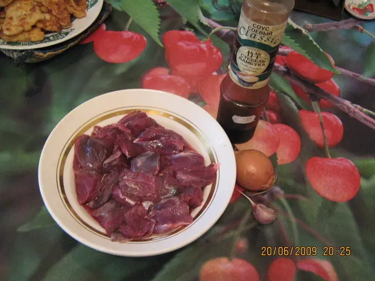 Капытки с мясом и соусом: шаг 3