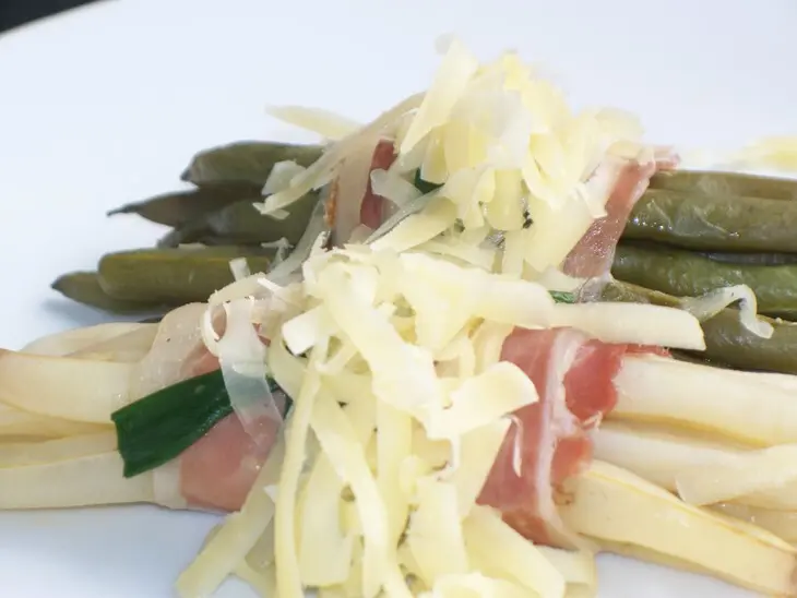 Фасоль стручковая с вяленым мясом и сыром !!!!: шаг 3