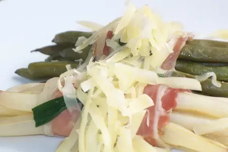Фасоль стручковая с вяленым мясом и сыром !!!!: шаг 3