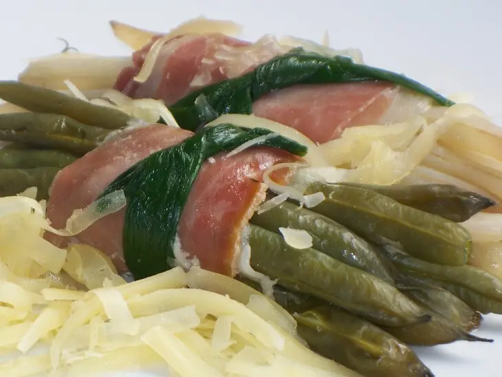 Фасоль стручковая с вяленым мясом и сыром !!!!: шаг 4