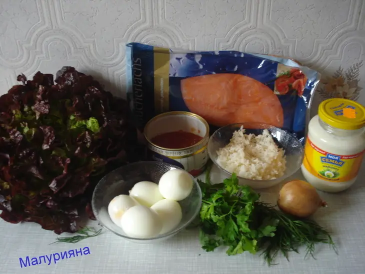 Очень вкусный салатик с красной икрой: шаг 1
