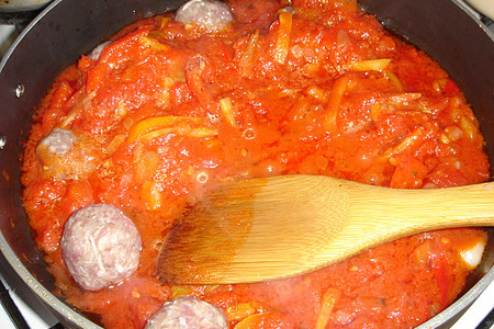 Тефтельки с перцами и томатами: шаг 5
