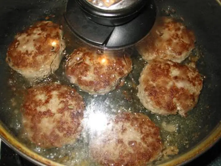 Просто вкусные котлетки: шаг 2