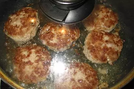 Просто вкусные котлетки: шаг 2