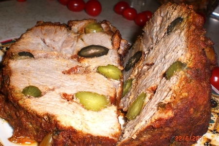 Свинина запеченная с маслинами и маринованными огурцами: шаг 6
