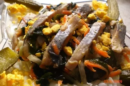 Закусочный салат из селедки и морской капусты. 2 способа подачи.: шаг 3