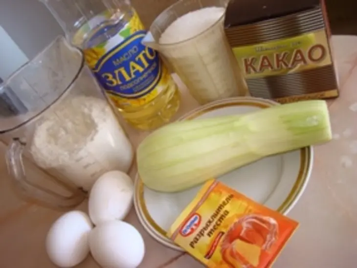 Шоколадный кекс с кабачком: шаг 1