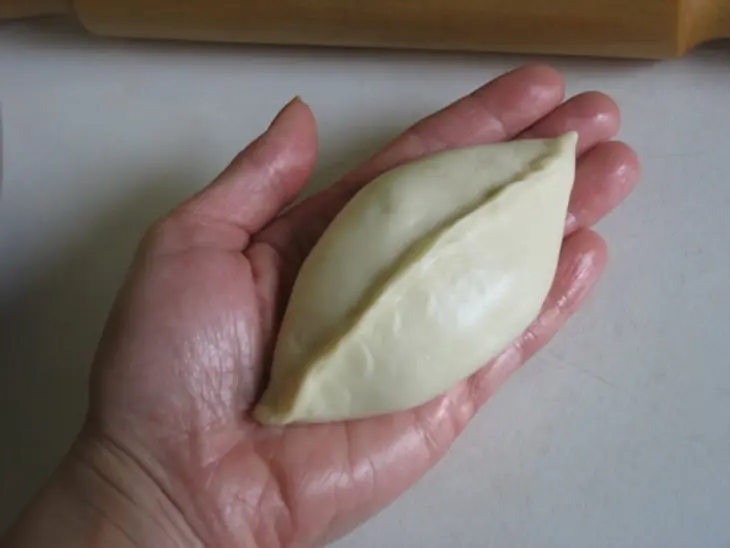 Быстрые пирожки с капустой и грибами: шаг 6