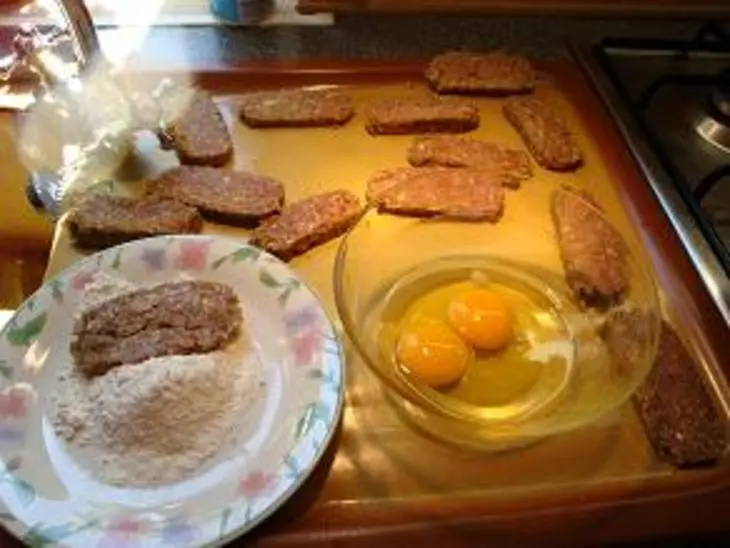 Мясо рубленное замороженное под соусом горгонзола: шаг 3
