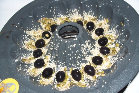 Пирог-кекс  с ветчиной и оливками в овсянке -вариант: шаг 2