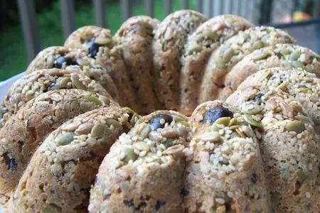 Пирог-кекс  с ветчиной и оливками в овсянке: шаг 4