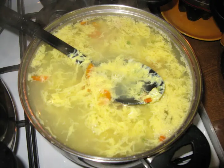 Овощной суп с "колобками" и яичной заливкой: шаг 3