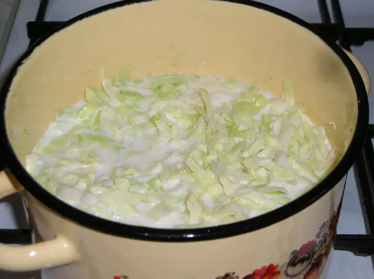 Пирог с капустной начинкой: шаг 2