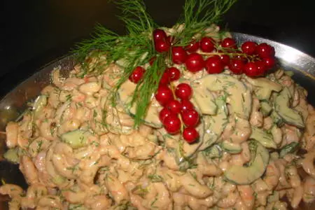 Салат из креветок с огурцами: шаг 5