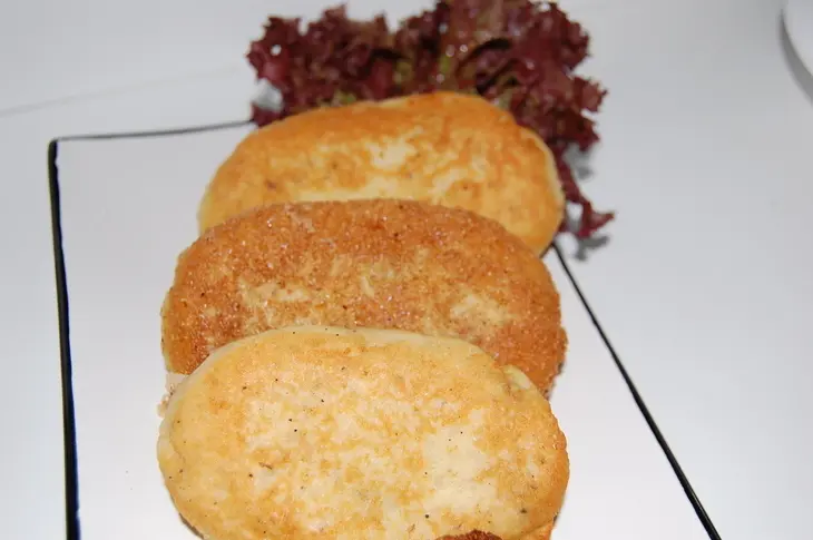 Картофельные пирожки с грибной начинкой: шаг 2