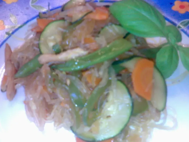 Стеклянная вермишель с индюшкой и овощами: шаг 4