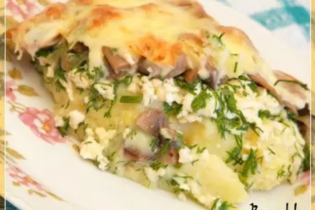 Картофельная запеканка с грибами, брынзой, сыром и укропом.: шаг 1