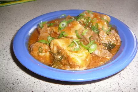 Мясо с луковыми рулетиками: шаг 2