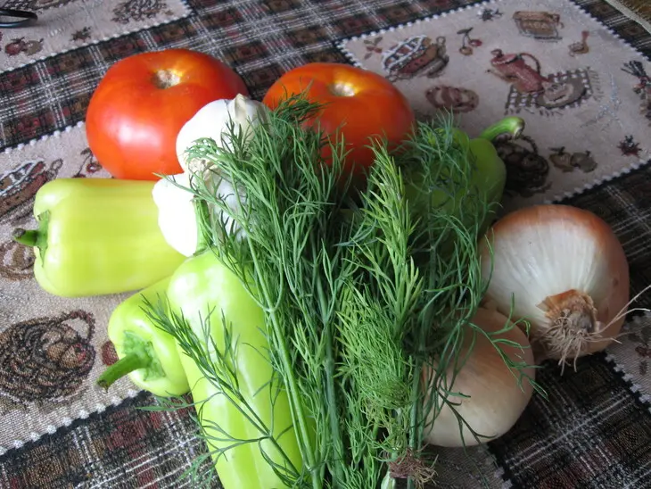 Курочка  под соусом из овощей: шаг 1