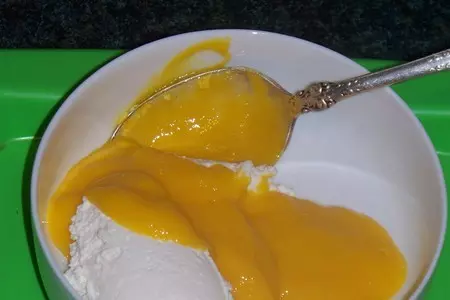 Полезно вкусный десерт  из творога и фруктов: шаг 5