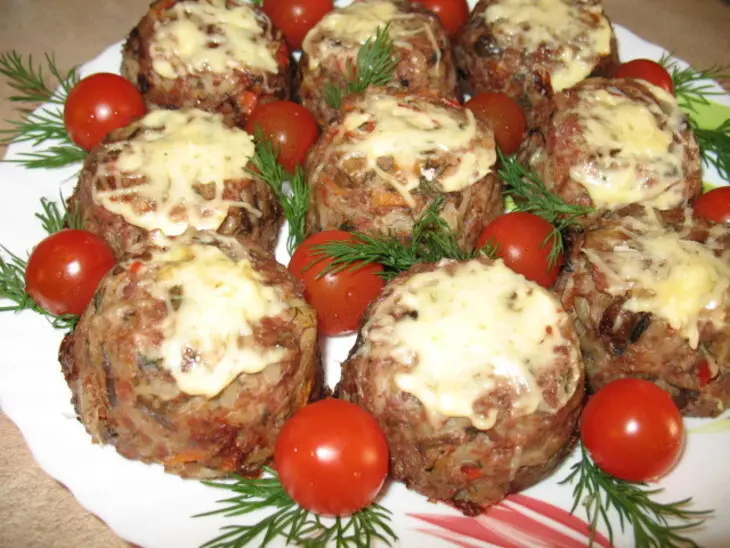 Мясные кексы с наполнителями: шаг 5