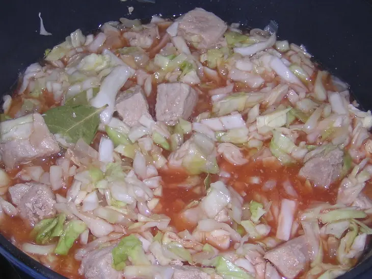 Тушёная говядина с капустой: шаг 4