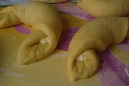 Сдобное тесто и сладкий рогалик из него: шаг 4