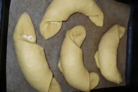 Сдобное тесто и сладкий рогалик из него: шаг 5