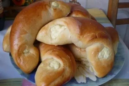 Сдобное тесто и сладкий рогалик из него: шаг 6