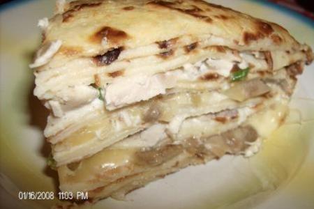 Блинчатый пирог с курицей и грибами: шаг 1