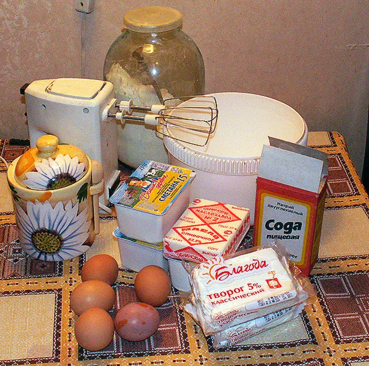 Сочники с творогом: шаг 1