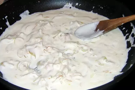 Куриная печенка в сметанном соусе: шаг 3