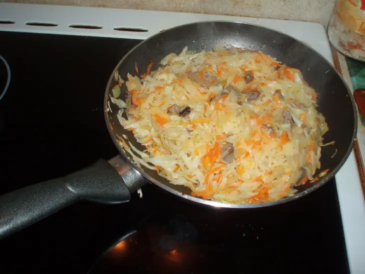Капуста с макарошками: шаг 4