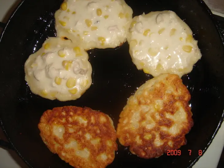 Кукурузные оладьи с курятиной: шаг 6