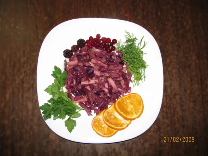 Капуста с беконом и яблоками: шаг 3