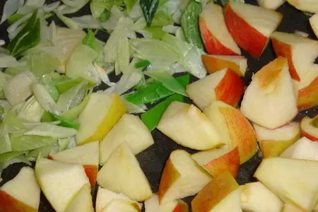 Густой суп со свининой и яблоками.: шаг 3