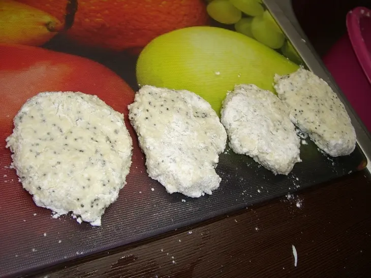 Сырники с кунжутом и маком!!!: шаг 3
