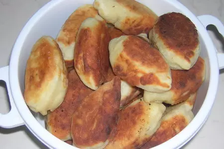 Пирожки из творога с ливерной начинкой: шаг 3