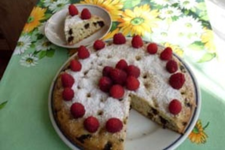 Бисквитный пирог с ягодами: шаг 6