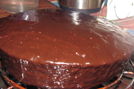 Шоколадный тортик с клюковкой, приготовленный в свч.: шаг 5